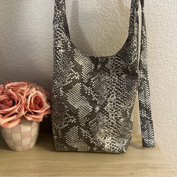 Baggu small sling in snakeskin - Picture 2 of 2